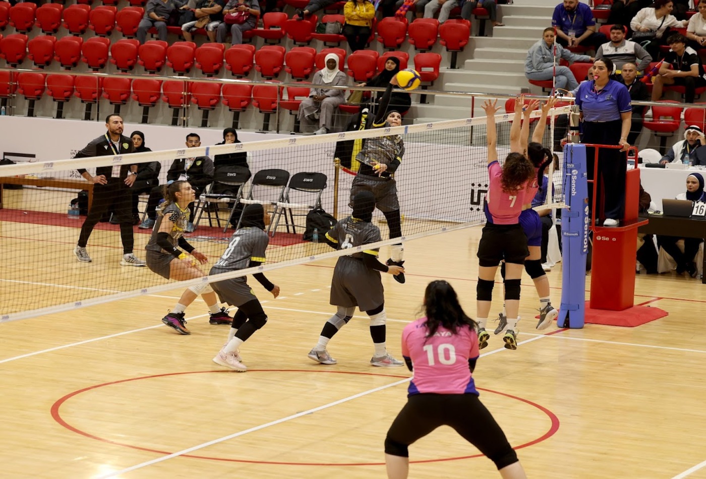 فوز طائرة سيدات الوصل على تلدرة السوري في دورة الألعاب للأندية العربية للسيدات