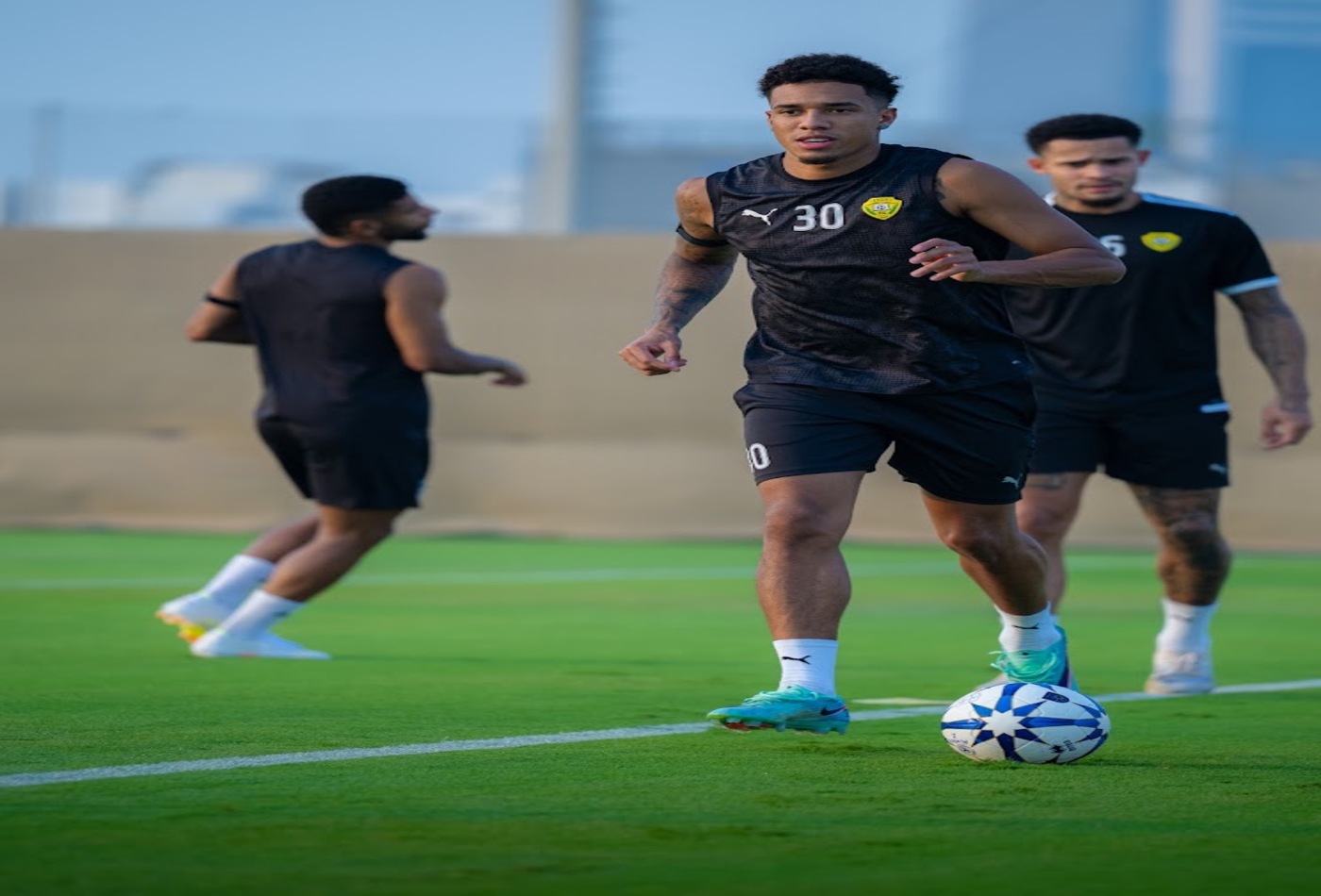 Al Wasl concludes its preparations to face Khorfakkan in the Abu Dhabi Islamic Bank Cup