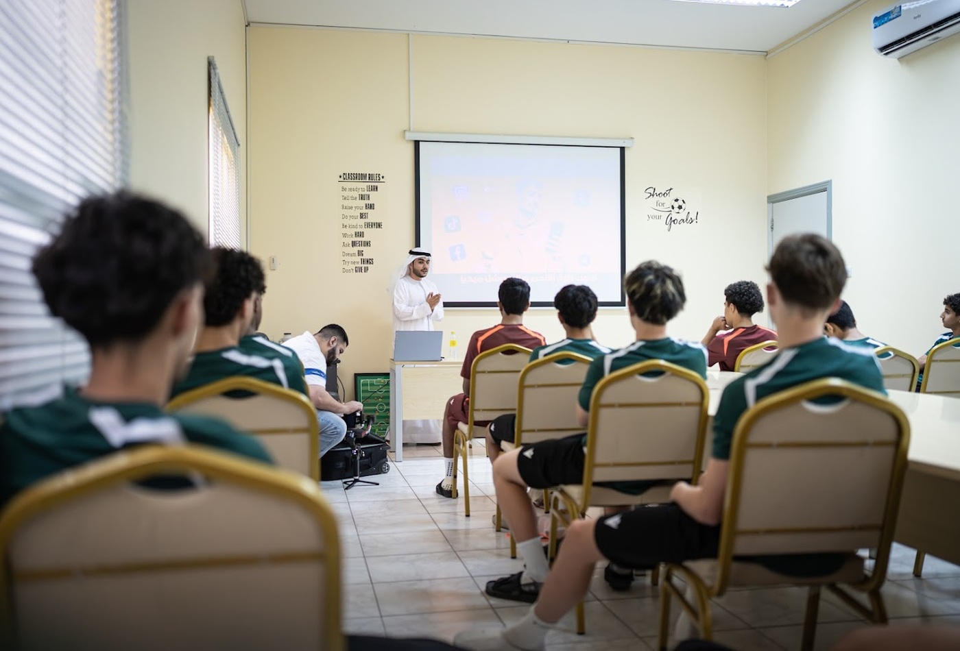 ورشة تدريب إعلامي للاعبي أكاديمية الوصل بالتعاون مع رابطة المحترفين الإماراتية