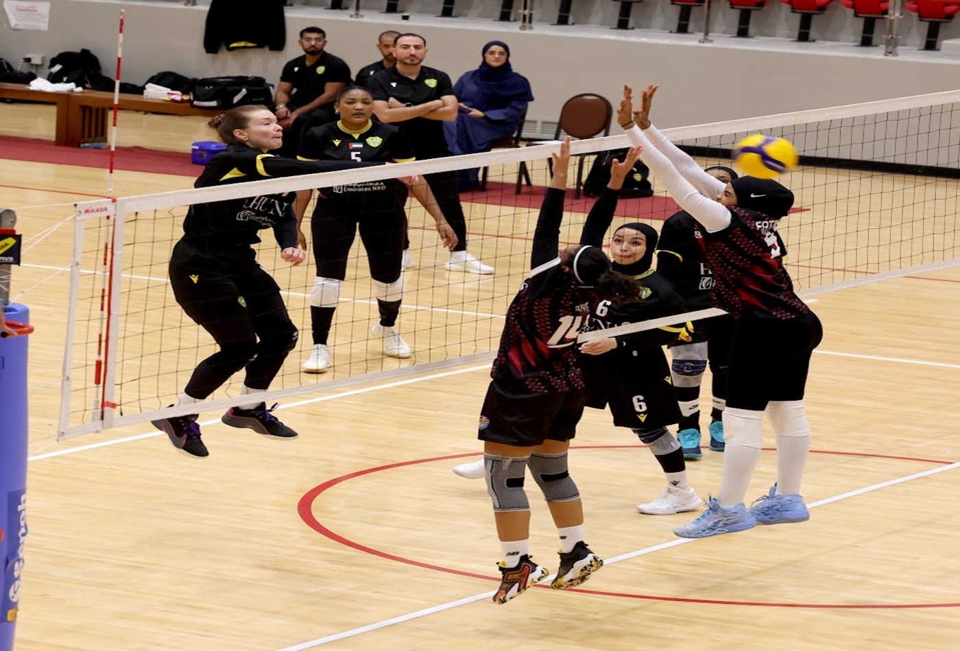 فوز سيدات الوصل على أبوظبي سبايكرز في ربع نهائي دوري السيدات لكرة الطائرة