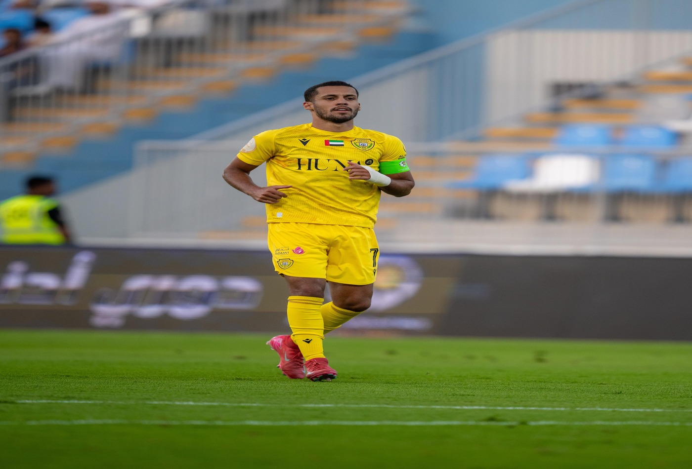 Al Wasl defeats Al Orooba with a double in the league
